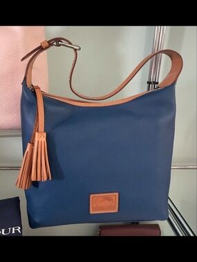 Dooney & Bourke Pebble Grain Paige Sac Hobo Bag EUC